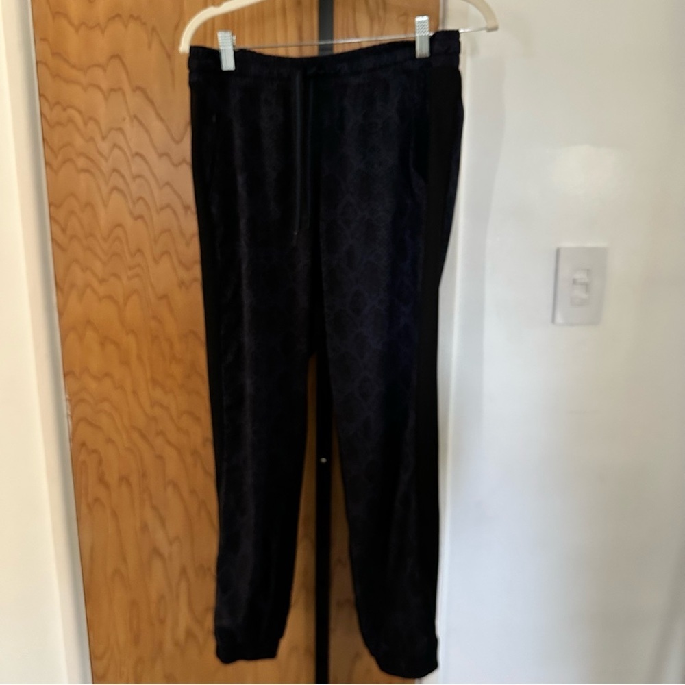 Athleta Brooklyn women's Black navy blue Patterned Jogger Pants size 6